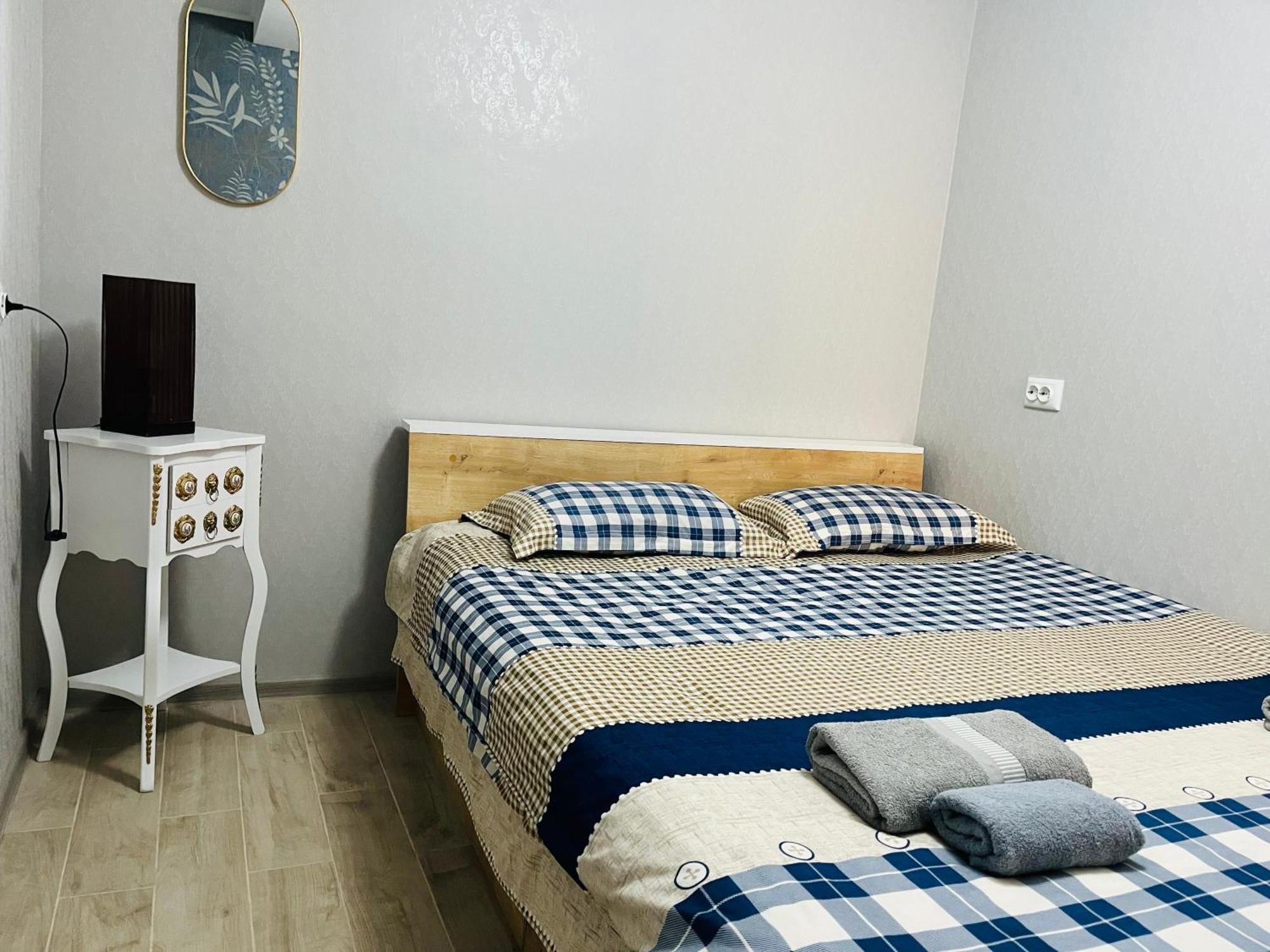 Guest House Poligloti Telavi Buitenkant foto