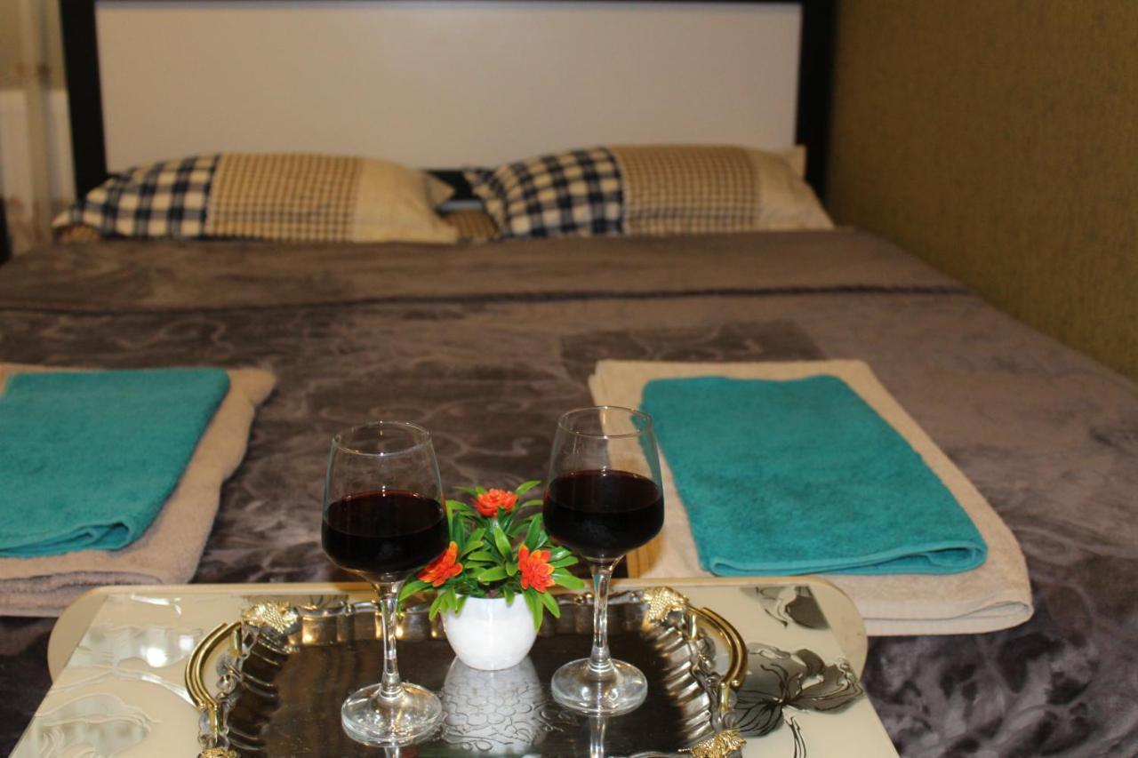 Guest House Poligloti Telavi Buitenkant foto